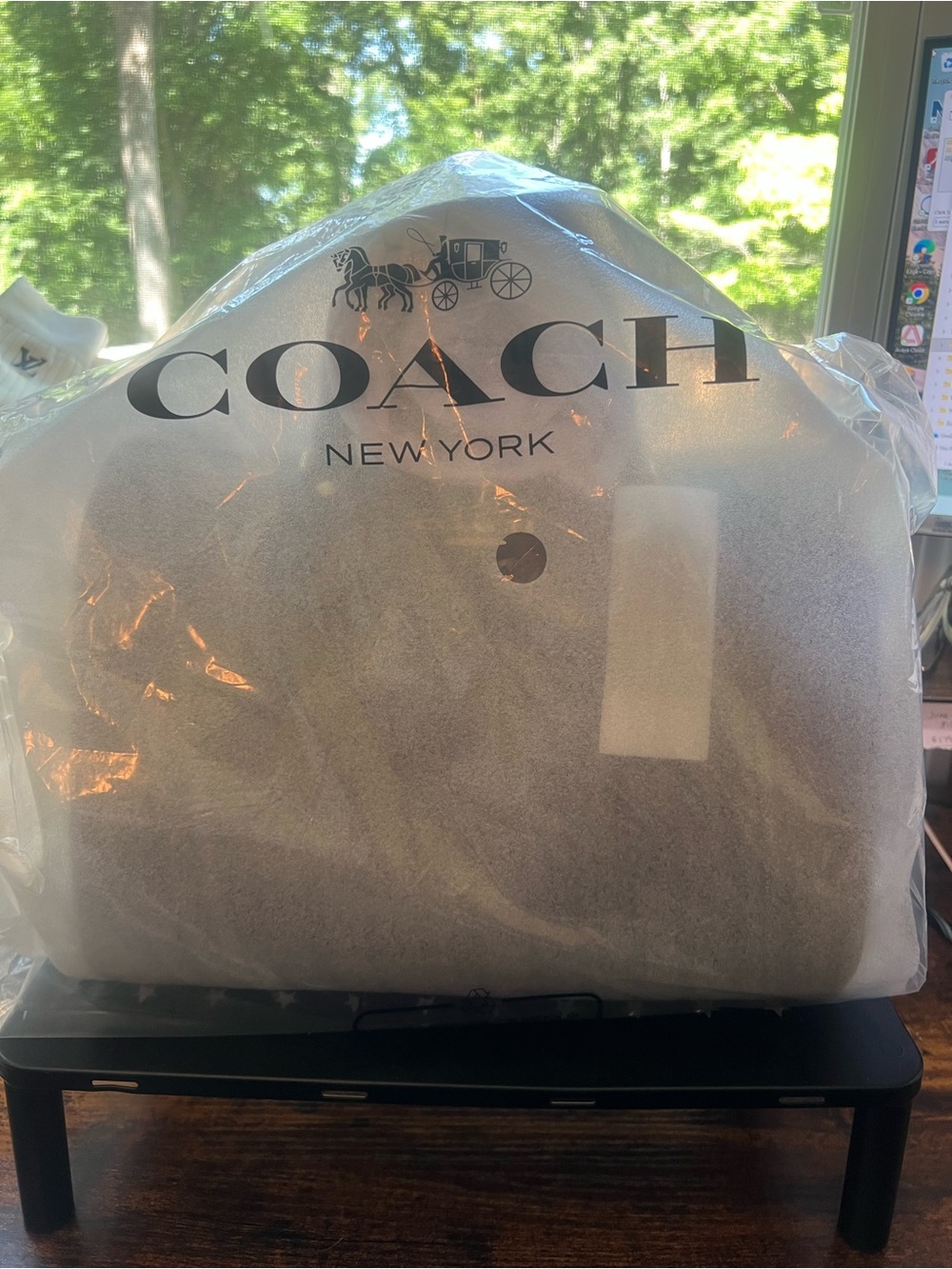 Coach Large Rowan in Maple with Gold Hardware - Picture 4 of 9